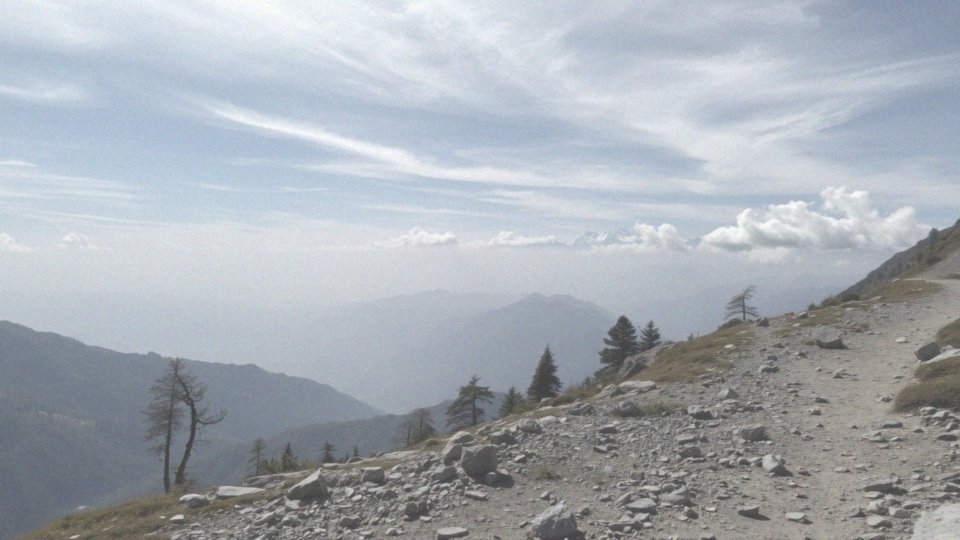 Jakie są trekkingi dostępne w Himalajach w Nepalu?