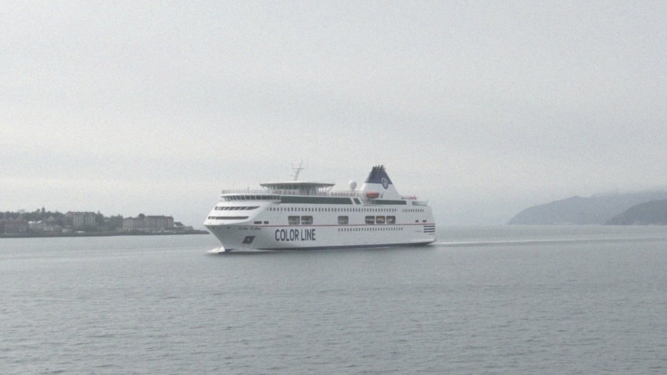Jakie są średnie ceny biletów na trasie Hirtshals - Kristiansand?